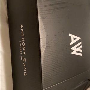 Size 9 high top tennis shoes